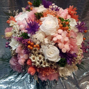 Ramo de novia preservado con rosa blanca y hortensia